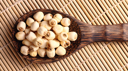 Khám phá 4 lợi ích sức khỏe tuyệt vời từ hạt sen