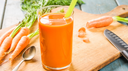 Tạo nước ép cà rốt tự nhiên tại nhà mà không cần máy ép