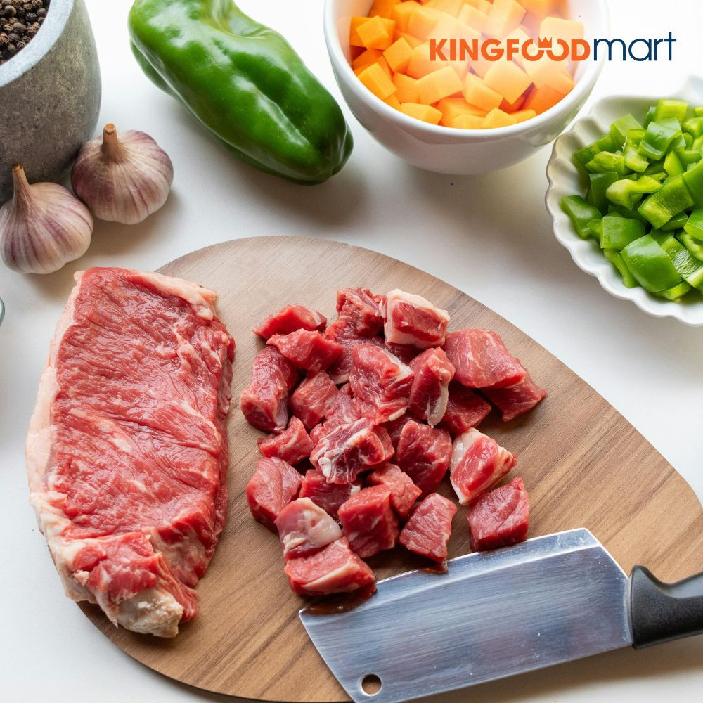 Thịt bò tại Kingfoodmart được nhập từ các lò mổ đạt chuẩn, thịt bò nhập khẩu có đầy đủ chứng từ từ các thương hiệu lớn.