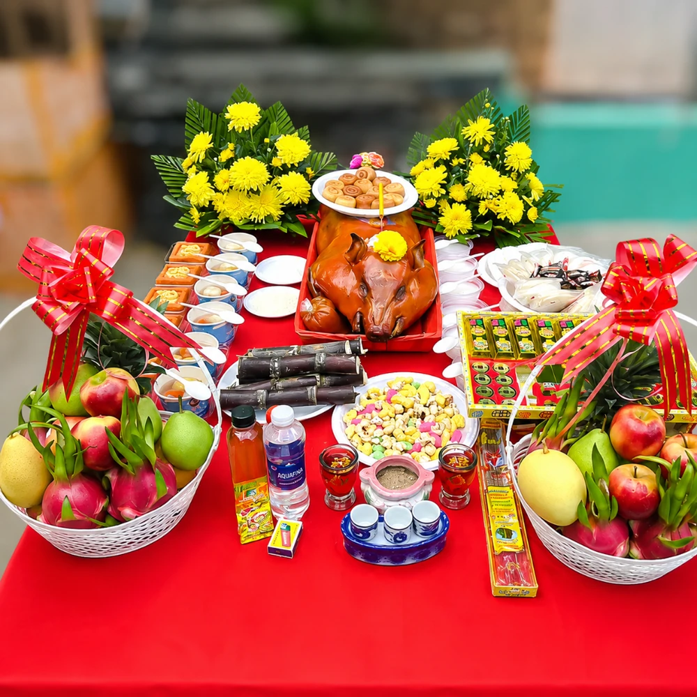 Giỏ lễ cúng cô hồn soạn sẵn, tiện lợi cho gia đình bận rộn. (Nguồn: Internet)