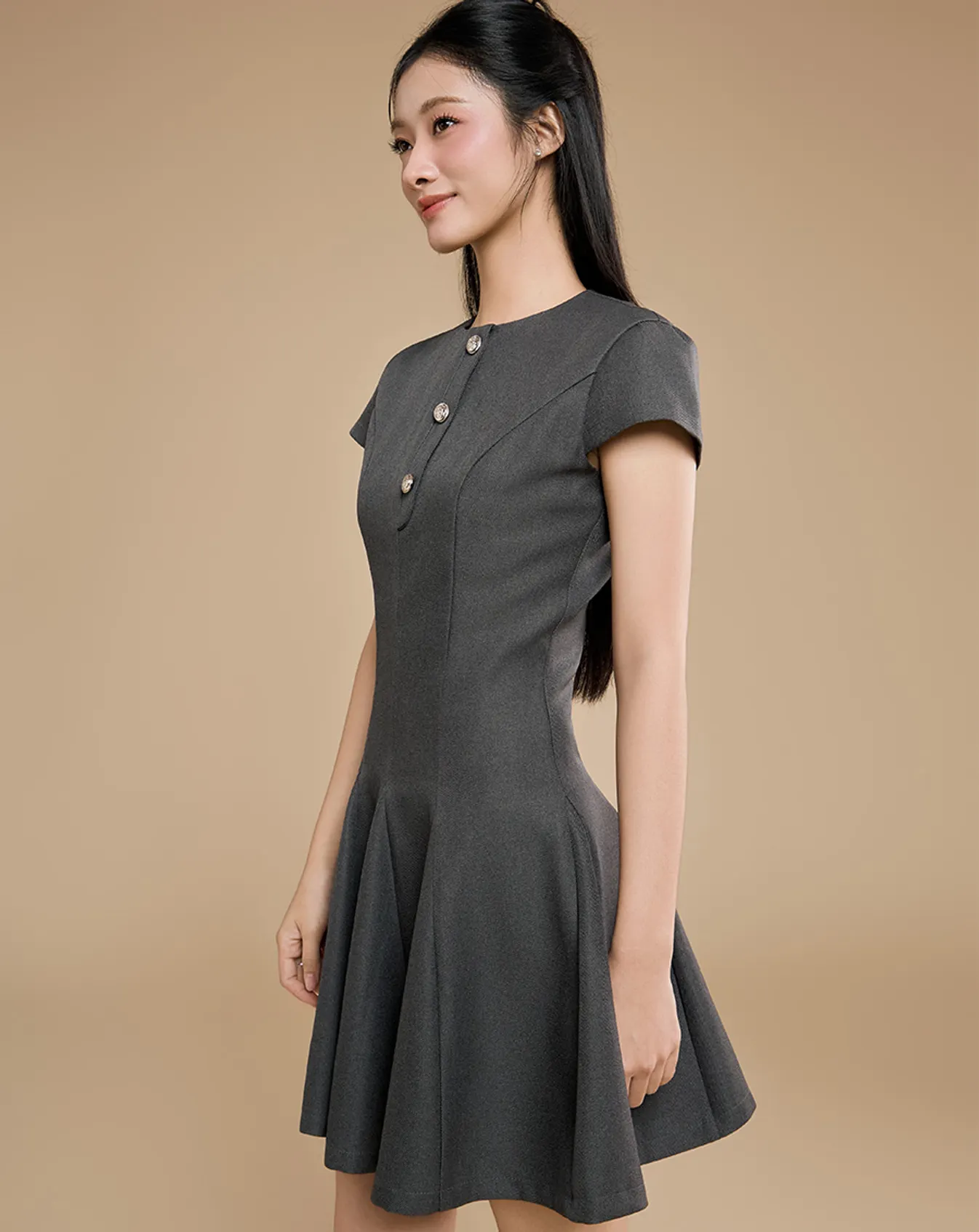 Đầm godet mini phối nẹp nút - Image 2