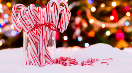 Hướng dẫn làm kẹo gậy Giáng Sinh – hoàn hảo cho hộp quà Giáng Sinh