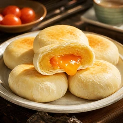 Cách làm bánh pía nhân trứng muối kim sa chuẩn vị tại nhà