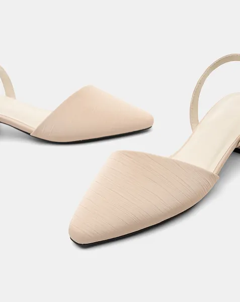 form mũi nhọn và gót vuông của slingback 5cm
