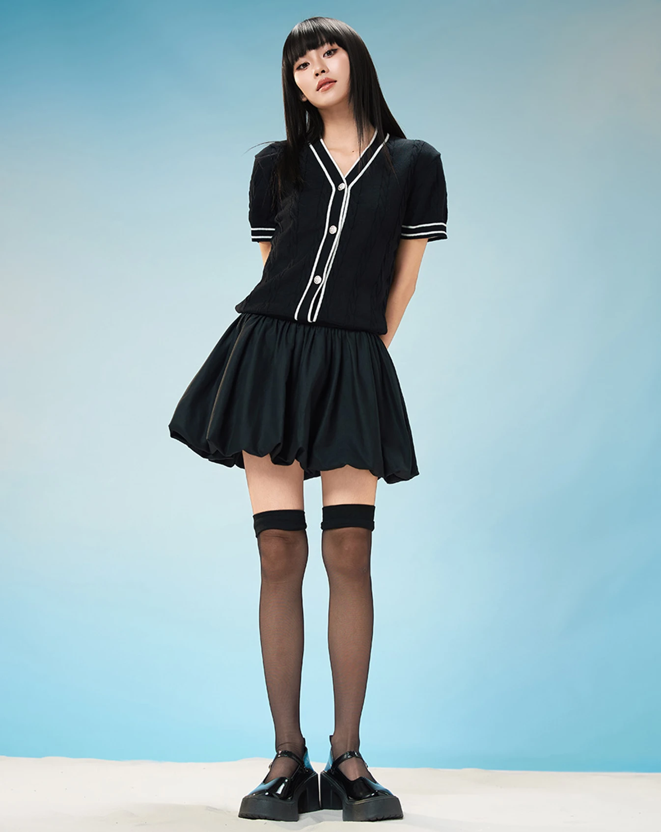 Áo dệt kim cổ V kiểu vặn thừng - Image 1