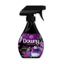 Nước xịt vải khử mùi và chống khuẩn 99.9% huyền bí Downy chai 370ml