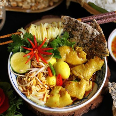 Bí quyết nấu mì Quảng gà ngon đúng điệu