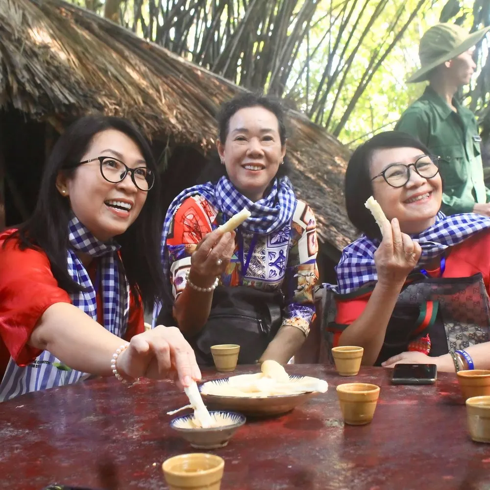 hom-nay-an-gi-cu-chi-8