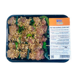 Thịt heo nướng lá mắc mật WKF khay 300g (1 khay)