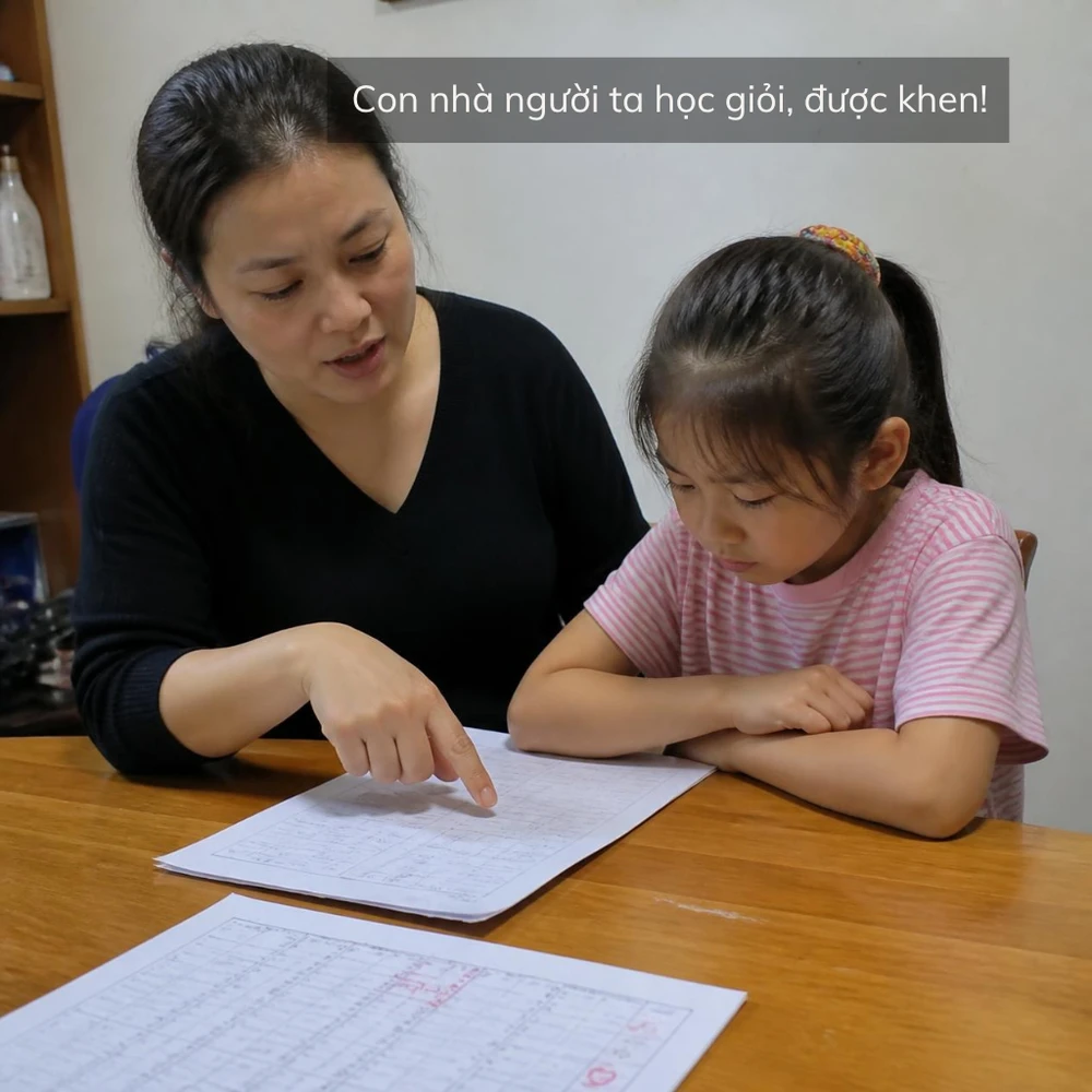 Động lực từ sự so sánh đôi khi lại là vết xước trong tâm hồn trẻ thơ. (Ảnh được tạo bởi AI)