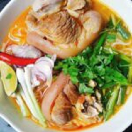 Công thức nấu bún giò heo thơm ngon, đậm đà chuẩn vị Huế