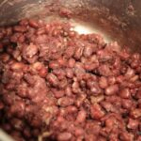 Tận dụng vỏ táo trong công việc nhà