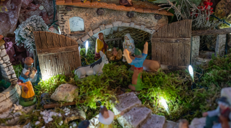 Trang trí hang đá Giáng Sinh đơn giản, độc đáo cho Giáng Sinh năm nay