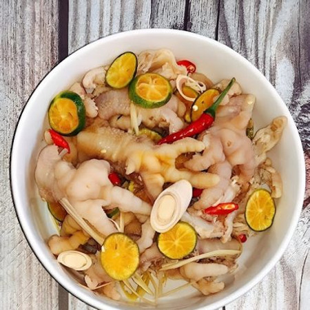 Cách làm chân gà sả tắc đơn giản, ngon giòn