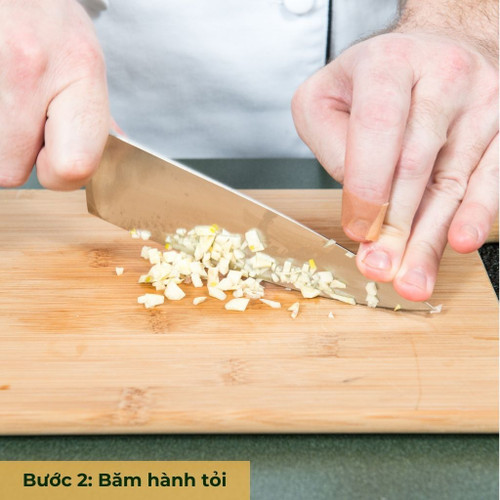 bước 2 băm hành tỏi