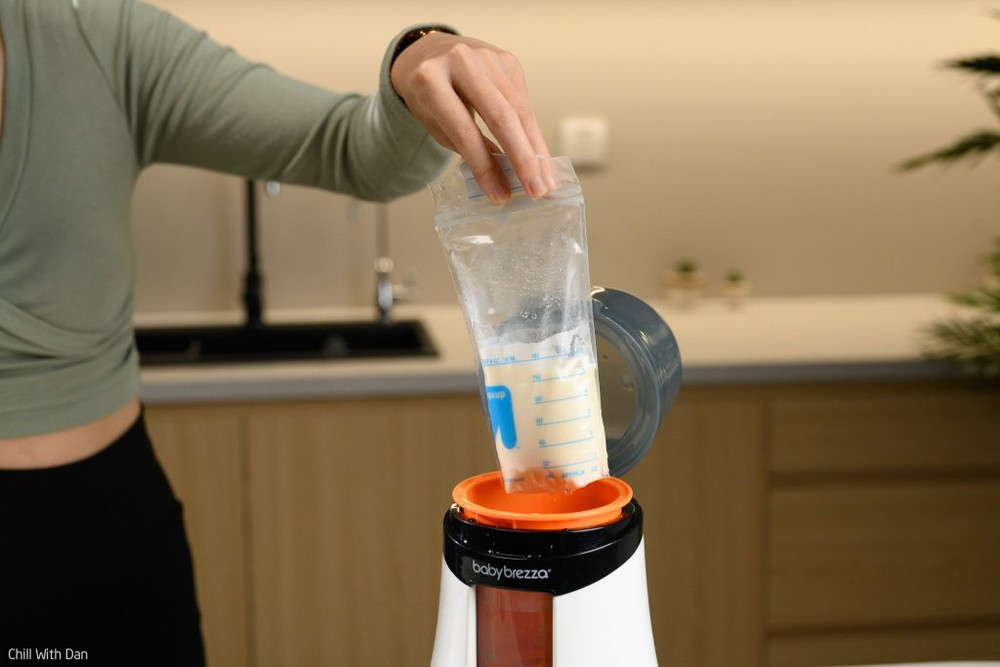 Rã đông sữa mẹ bằng máy hâm sữa