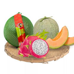 Set trái cây mọng nước: bưởi da xanh + dưa lưới ruột đỏ + thanh long (1 Combo)