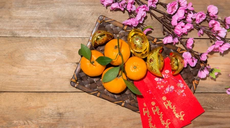Vì sao phải cắm hoa bàn thờ vào ngày Tết?