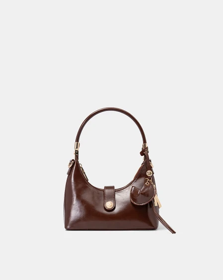 Túi Xách Nhỏ Hobo Phối Charm Fortune Cookie