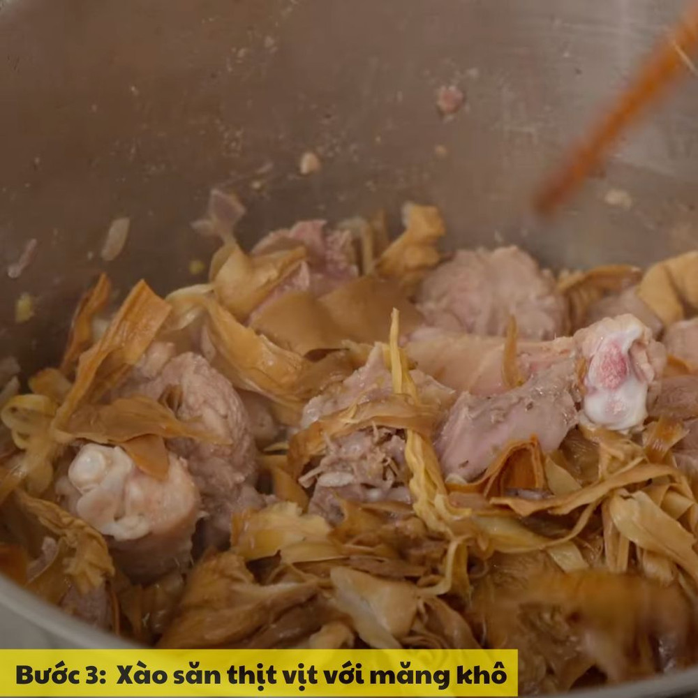 xào thịt vịt và măng khô