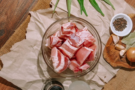 Thực đơn cho người mắc bệnh gút: thịt bò và thịt heo có phù hợp không?