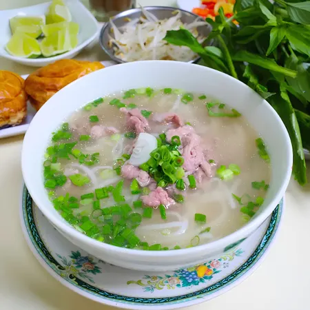 Hôm nay ăn gì ở Quận 1 TPHCM? Gợi ý quán ngon nổi tiếng và mẹo ăn uống tiết kiệm