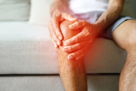 Dùng thuốc giảm đau cho người cao tuổi và những điều cần lưu ý