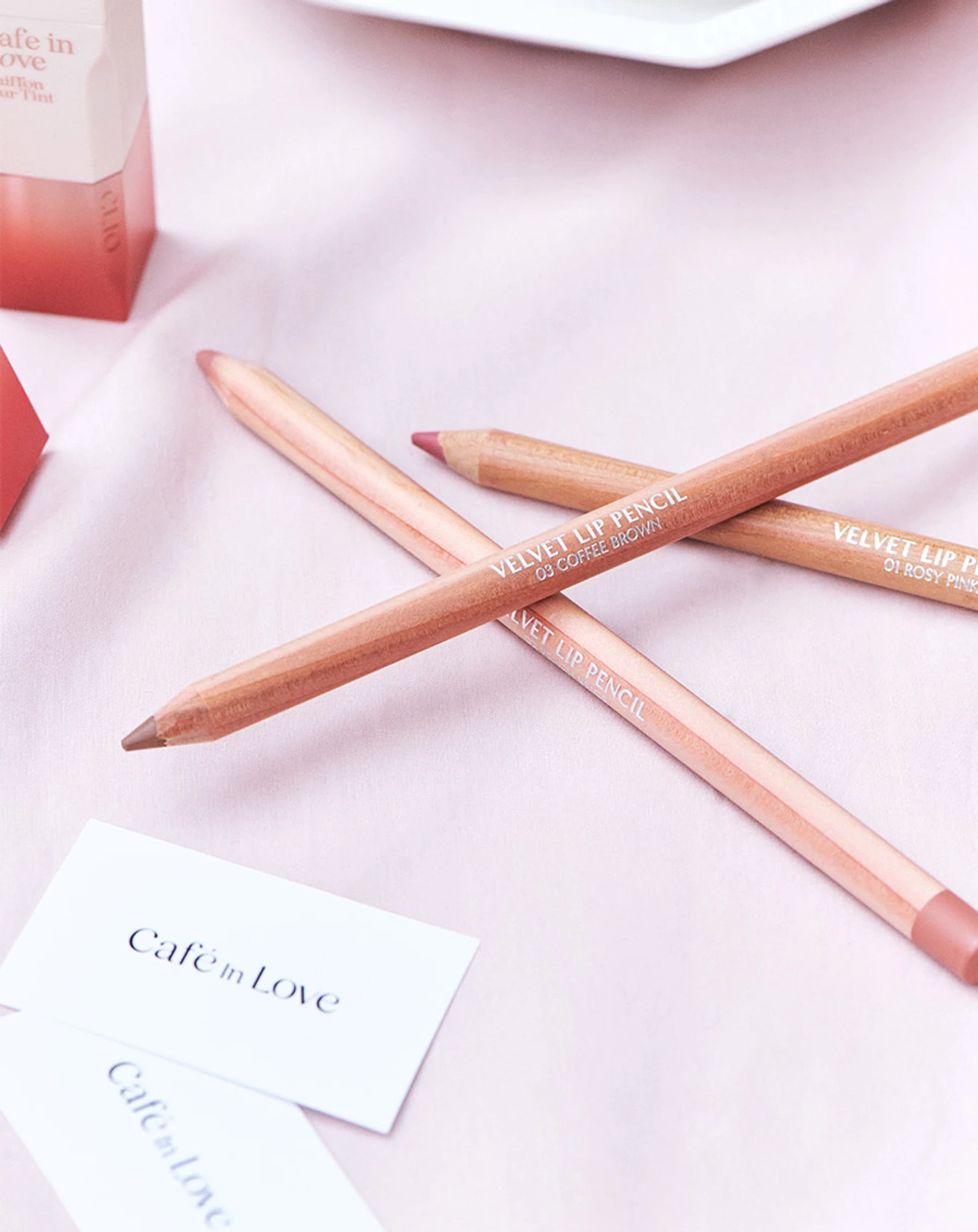 Chì Kẻ Viền Môi Clio Velvet Lip Pencil - Image 1