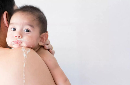 Tìm hiểu về trào ngược dạ dày ở trẻ sơ sinh