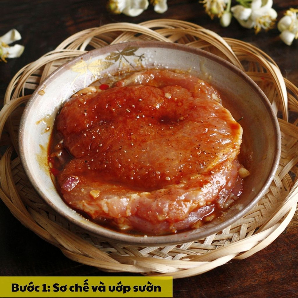 Sơ chế và ướp sườn