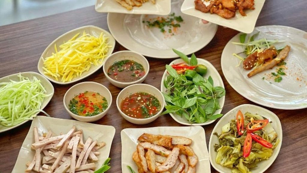 ăn gì ở đà lạt