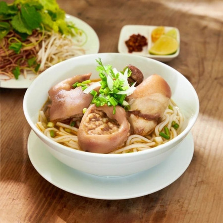 Cách nấu bún giò heo đậm đà hương vị Việt