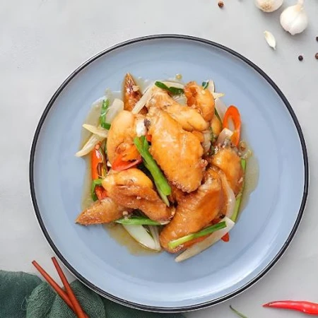 Cánh gà chiên nước mắm đậm đà hương vị