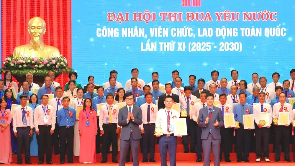 ngay-thanh-lap-cong-doan-7
