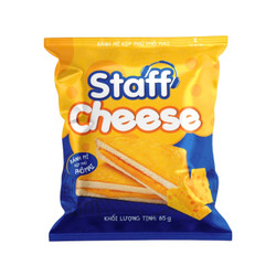 Bánh mì kẹp phủ phô mai Staff gói 65g (1 Gói)