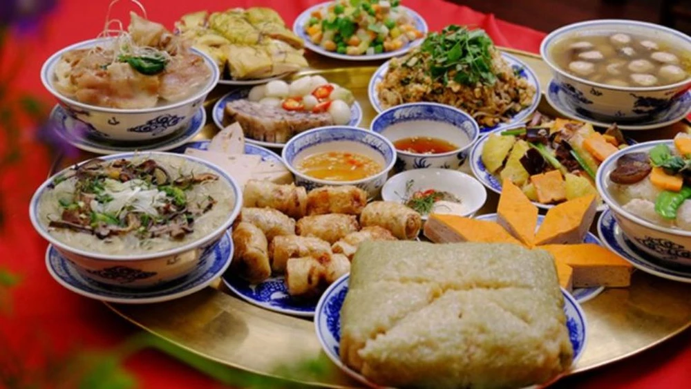 mâm cơm ngày Tết