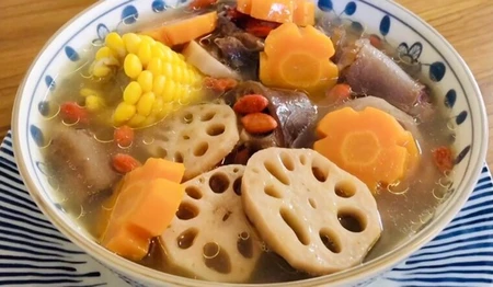 Cách nấu canh nấm củ sen siêu ngon ngày Tết