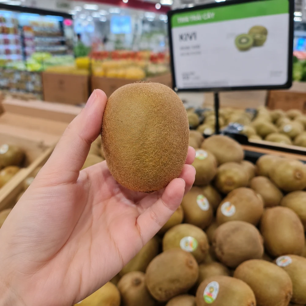 Cách nhận biết kiwi chín đúng độ và dấu hiệu kiwi tươi chất lượng.