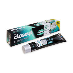 Kem đánh răng trắng sáng tự nhiên Close Up tuýp 230g