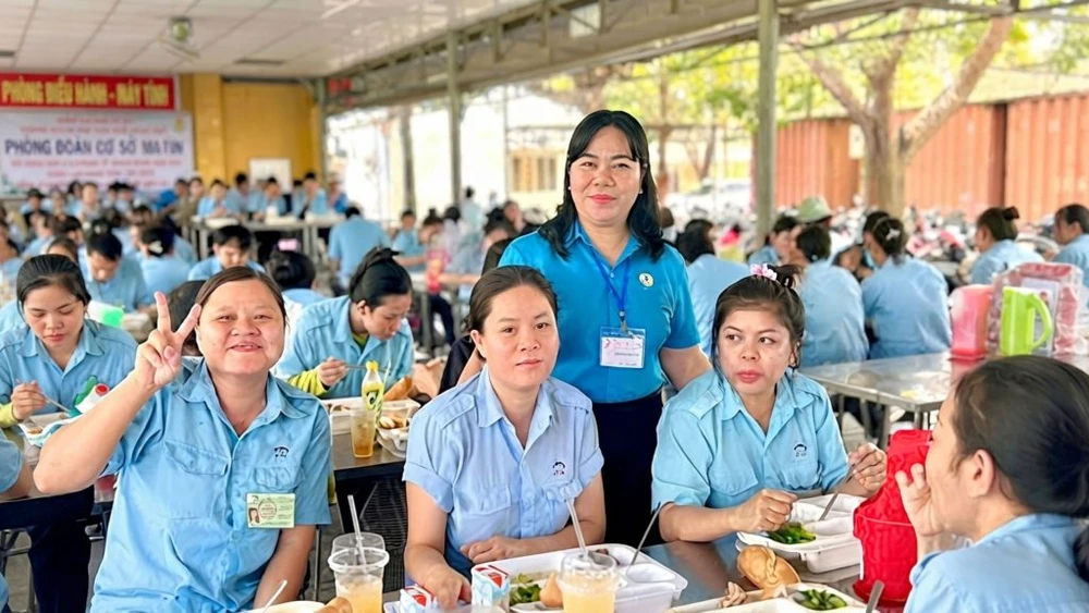ngay-thanh-lap-cong-doan-12