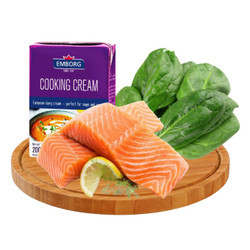 Set cá sốt kem tươi với rau chân vịt