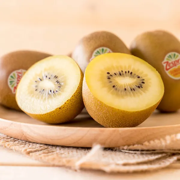 Kiwi vàng chín Zespri hộp 4 quả