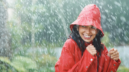 Biện pháp phòng tránh cảm lạnh sau khi dầm mưa