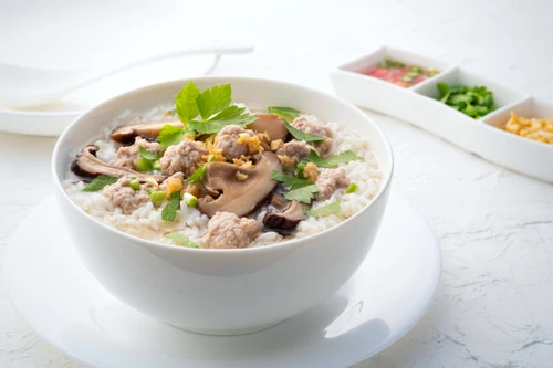 Nấu cháo bằng cơm nguội – Món ăn tiết kiệm và hấp dẫn
