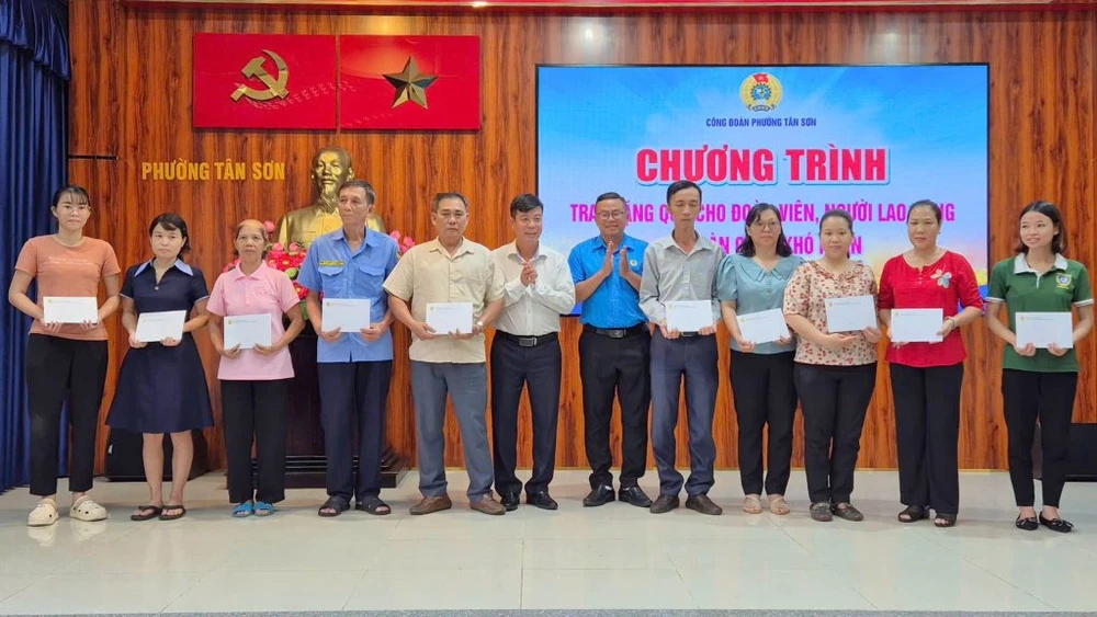 ngay-thanh-lap-cong-doan-8
