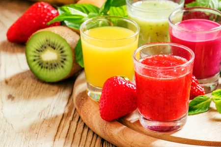Nên uống nước ép trái cây hay sinh tố?