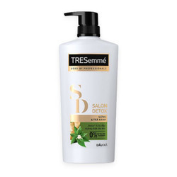 Dầu xả salon detox gừng & trà xanh Tresemme chai 620g (1 Chai)
