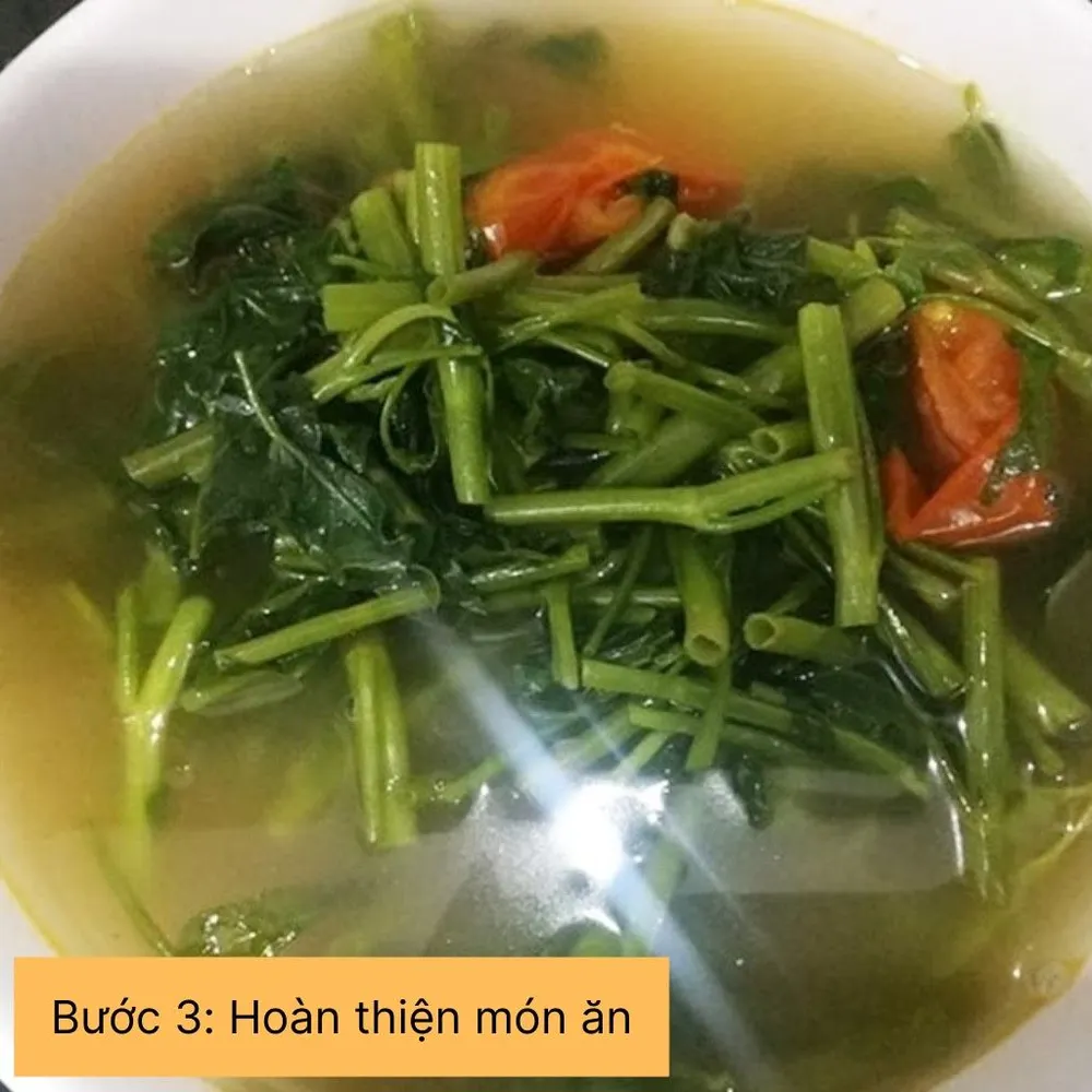 canh-rau-muong-ca-chua-4