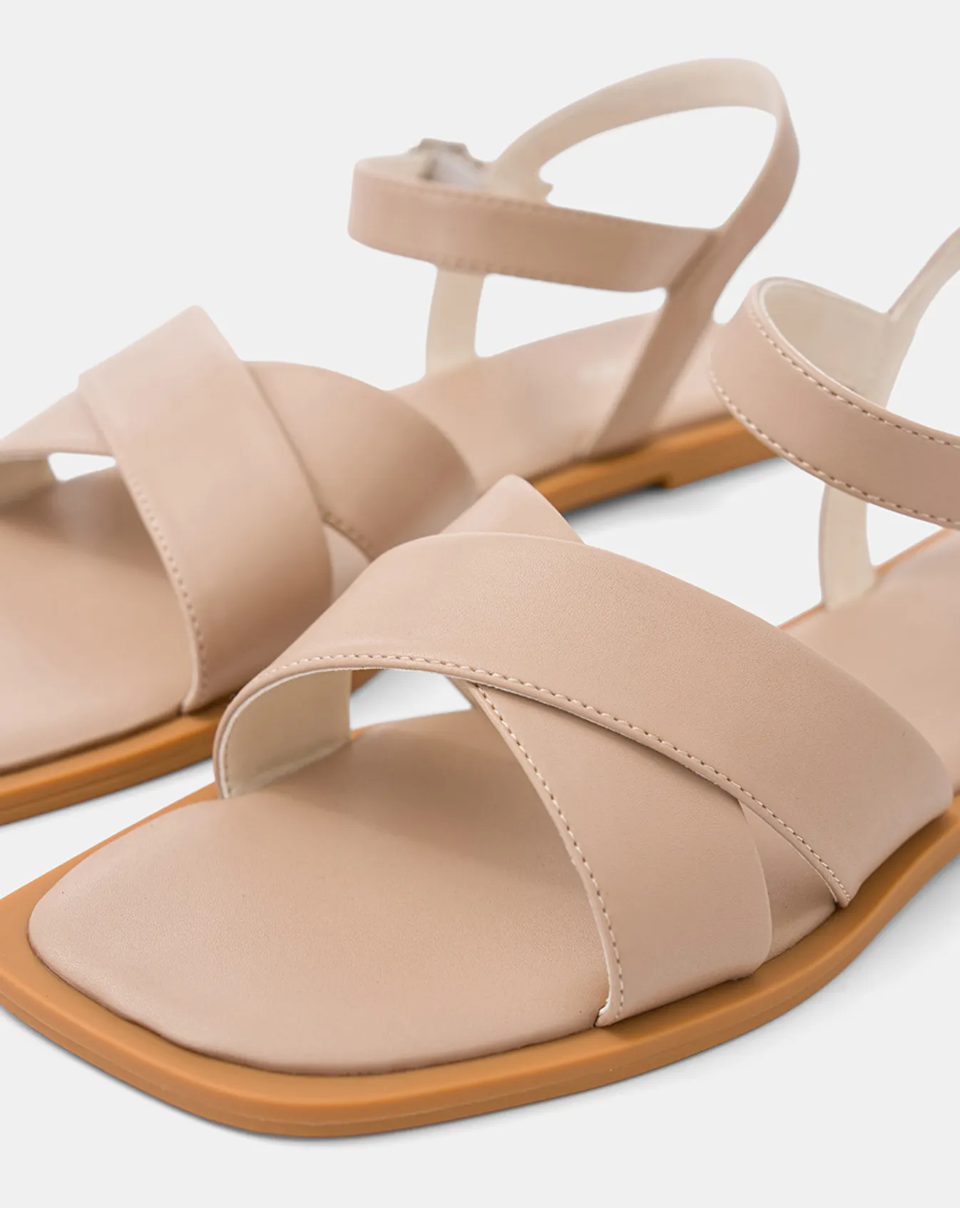 Giày Sandal Đế Bệt Phối Quai Vân Đan - Image 4