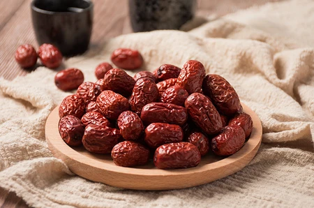 Cải thiện chất lượng giấc ngủ bằng táo đỏ